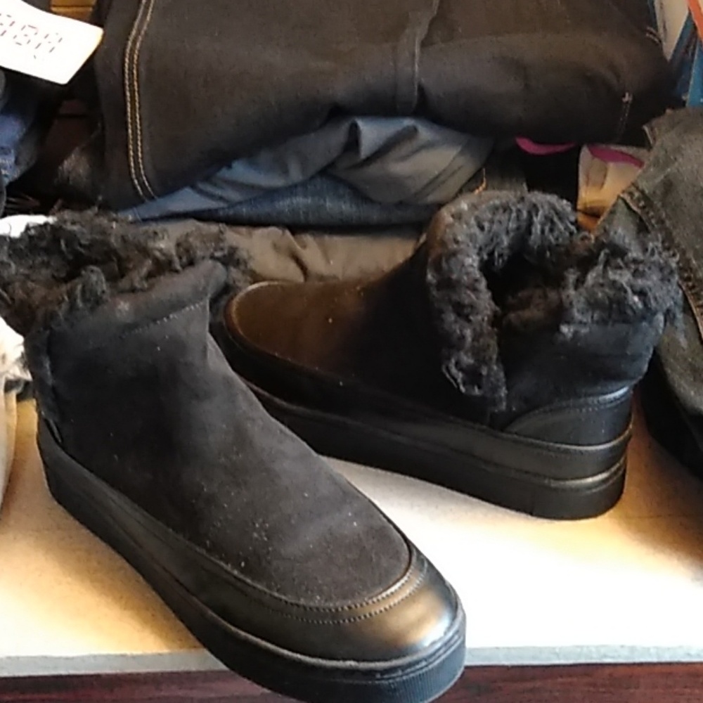 Ladies shoes various sizes, sold separately